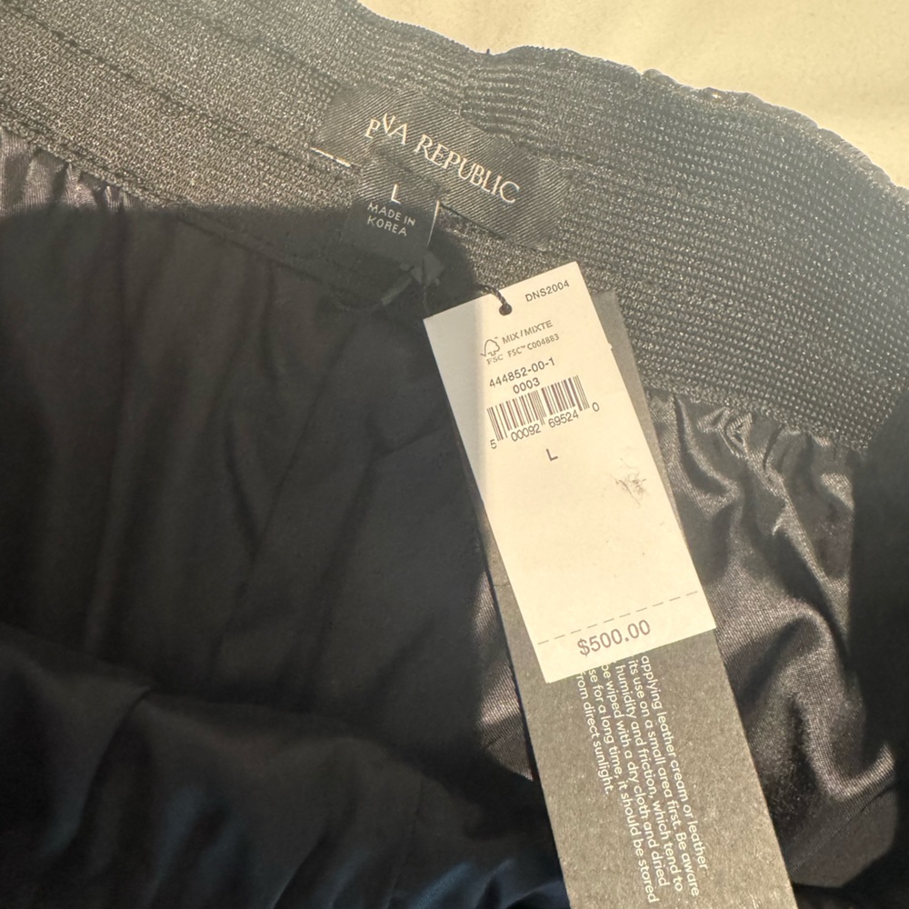 Banana Republic leather shorts brand new ! - Picture 4 of 4